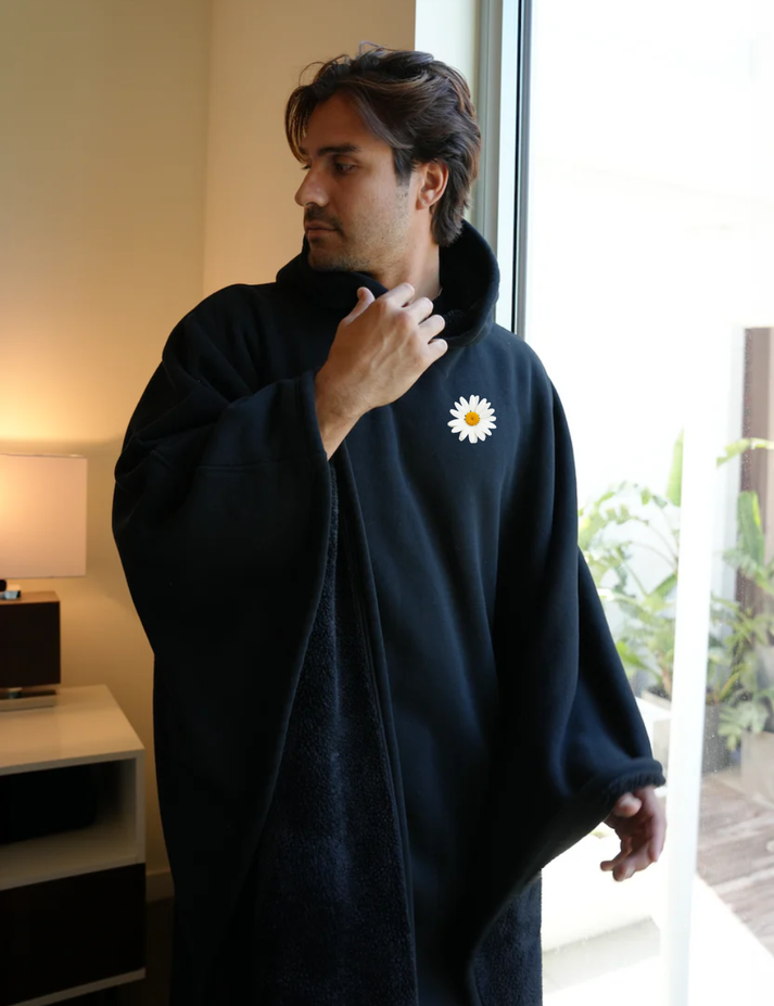 SnugCloak-Obsidian Night-Daisy Print Style